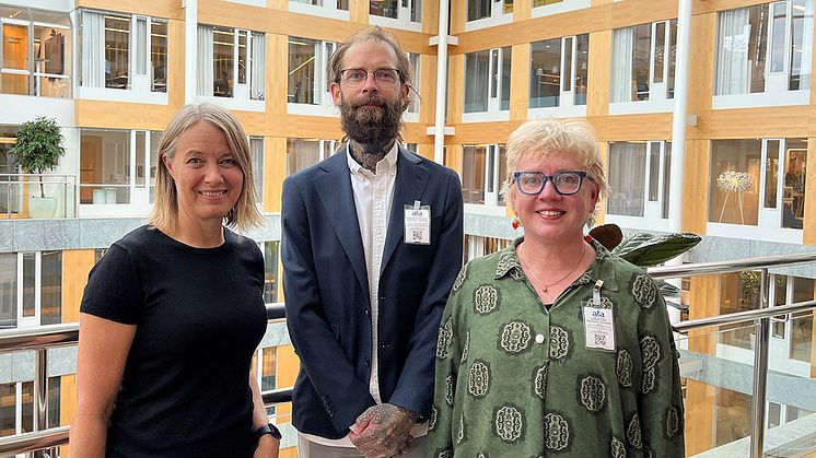Ulrica von Thiele Schwarz tillsammans med sina forskarkollegor Sebastian Heikkilä och Carina Loeb, Mälardalens universitet. 
