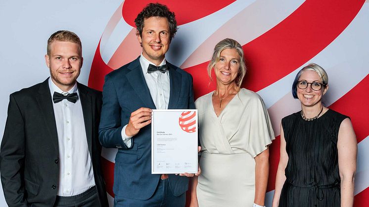 Bild ovan: (från vänster) Jonas Fredberg, studioingenjör, Peter Reuterberg, senior chefsdesigner, Jenny Arnell, gruppchef,