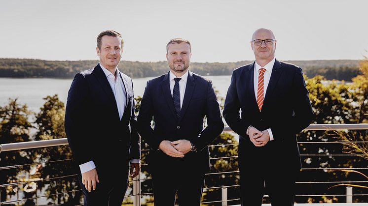 TMB-Geschäftsführer Christian Woronka, Wirtschaftsminister Daniel Keller und der Geschäftsführende Präsident des OSV eröffnet
