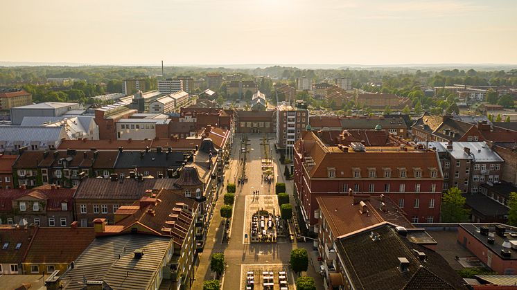 En drönarbild över centrala Hässleholm.