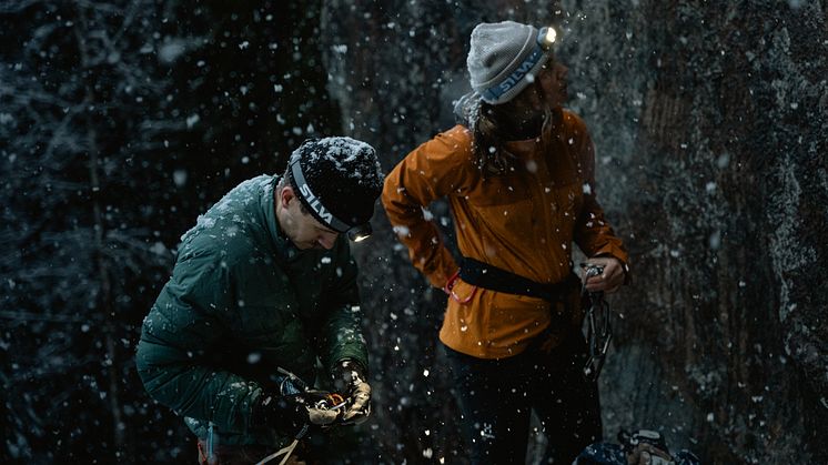 Sport im Winter, Sport bei Dunkelheit, Stirnlampe, Silva