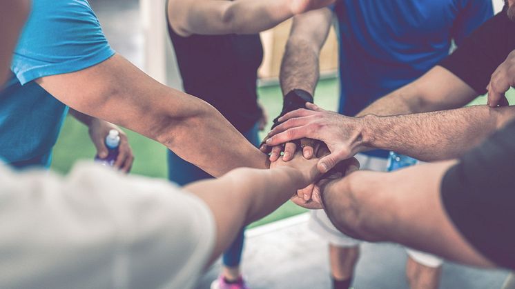 Yogobe, Challengize och Yogiraj i nytt partnerskap för hållbar hälsa på arbetsplatser.