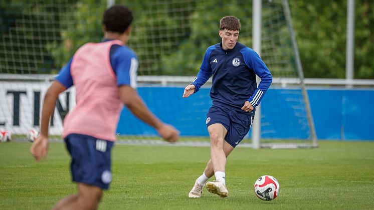 Pablo Zahnen Martinez am Ball