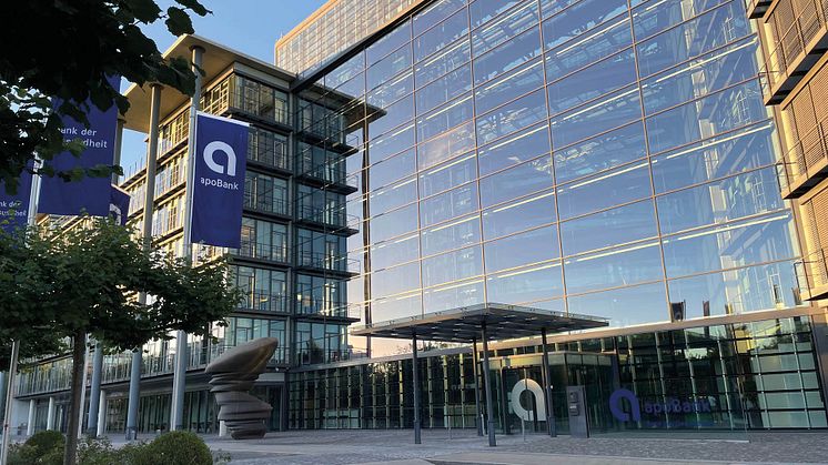 Eingang zur apoBank-Zentrale in Düsseldorf