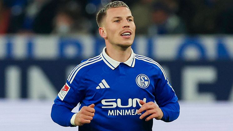 Lino Tempelmann rennt lachend
