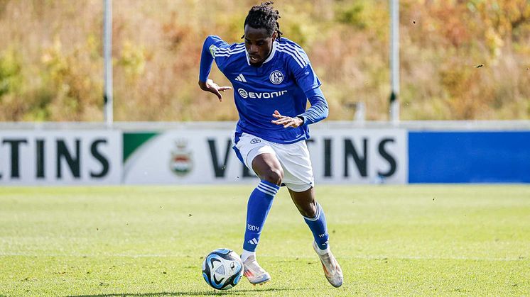Yannick Tonye am Ball