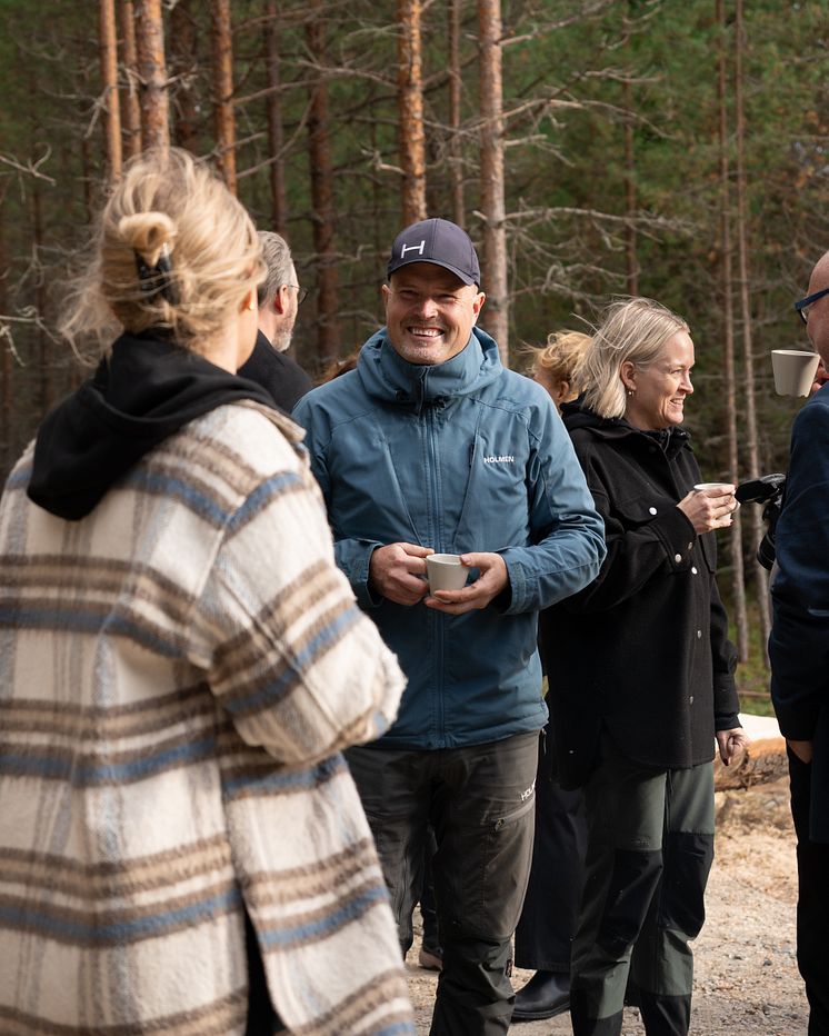 Personer som närvarande vid lanseringen av Sara kulturskog.