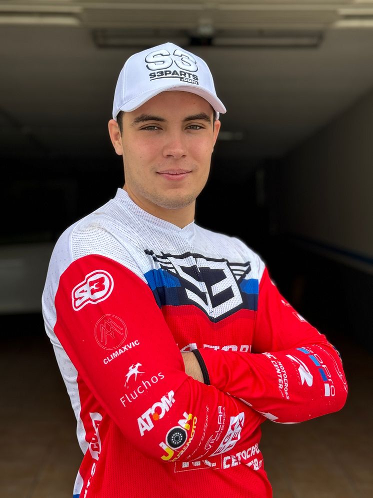 Daniel är enduroinfluencer kör Gotland Grand National 2025 för teamet Swecon I Stark Future.