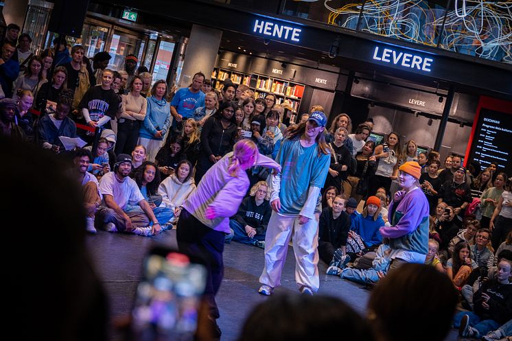 Dansebattle på Torget under Oslo kulturnatt 