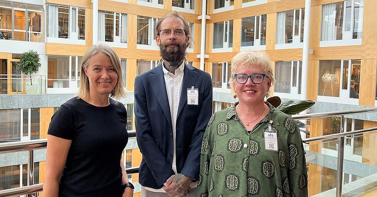 Ulrica von Thiele Schwarz tillsammans med sina forskarkollegor Sebastian Heikkilä och Carina Loeb, Mälardalens universitet. 