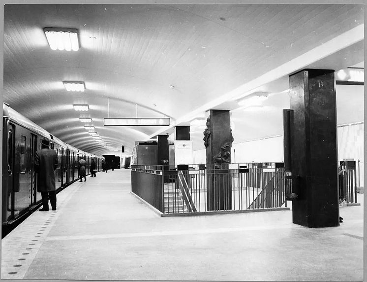 Övre perrongplanet vid stationen Centralen. November år 1957.