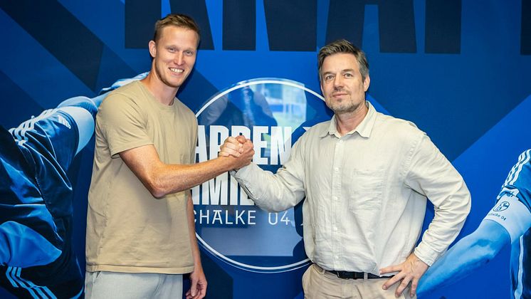 Gerrit Wegkamp (l.) und Raffael Tonello (r.) geben sich die Hand