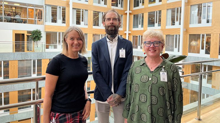 Ulrica von Thiele Schwarz tillsammans med sina forskarkollegor Sebastian Heikkilä och Carina Loeb, Mälardalens universitet. 
